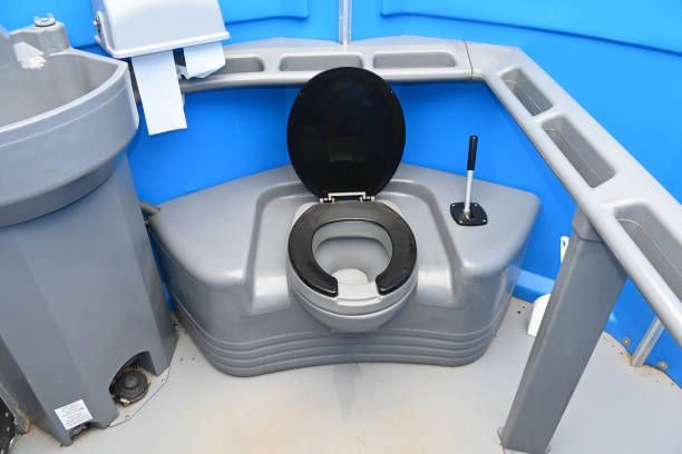 Best Portable restroom trailer rental  in Plantation, FL